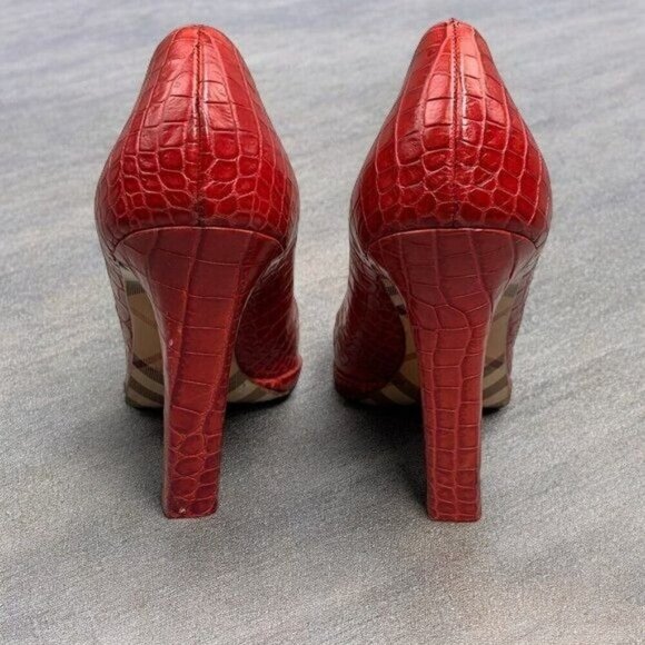 Burberry Croc Embossed Platform Pumps 4" Heel Dark Carmine Red, Size 39.5/9.5 - Picture 10 of 13